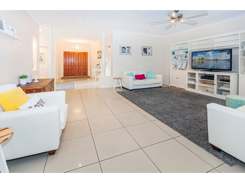 285 Lakeside Avenue, Springfield Lakes QLD 4300