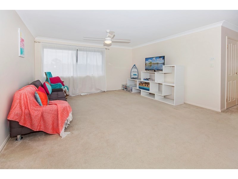 285 Lakeside Avenue, Springfield Lakes QLD 4300