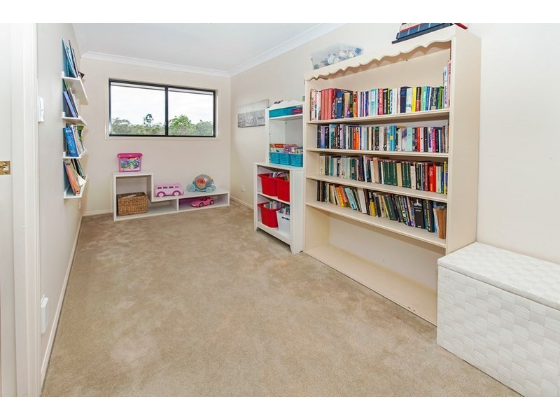 285 Lakeside Avenue, Springfield Lakes QLD 4300