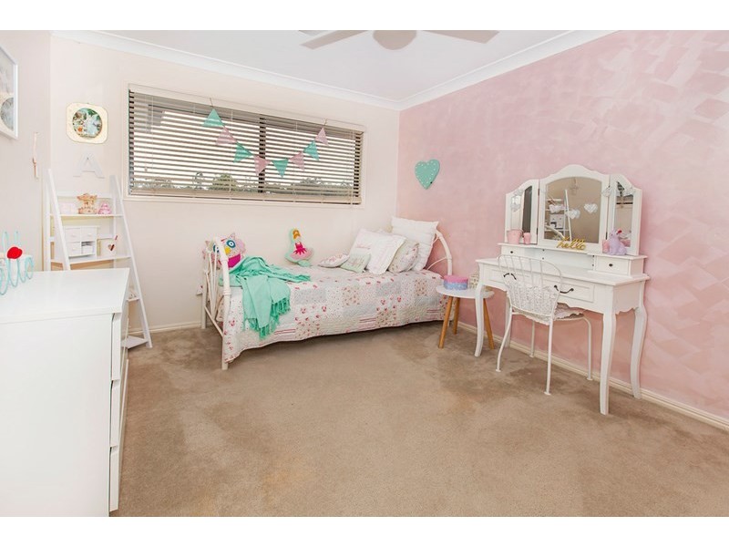 285 Lakeside Avenue, Springfield Lakes QLD 4300