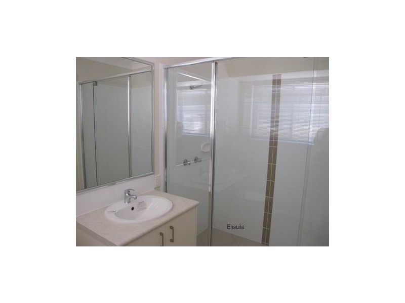 6 Hallvard Crescent, Augustine Heights QLD 4300