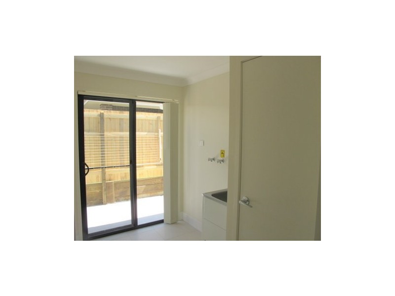 6 Hallvard Crescent, Augustine Heights QLD 4300