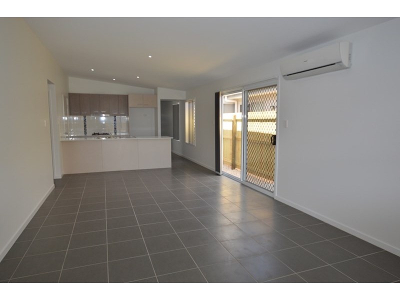 6 Edmund Close, Springfield Lakes QLD 4300