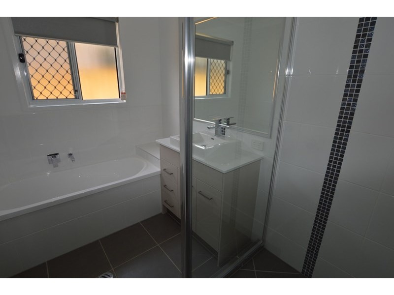 6 Edmund Close, Springfield Lakes QLD 4300