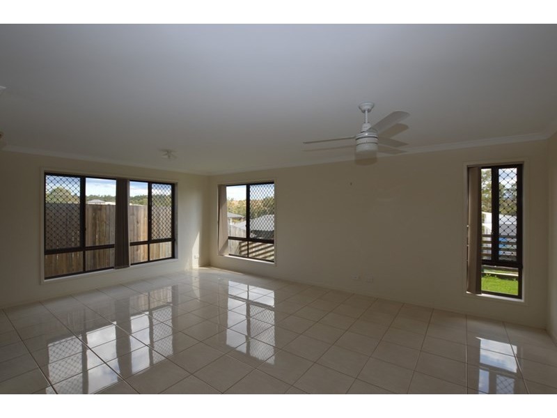 9 Lakeview Place, Springfield Lakes QLD 4300