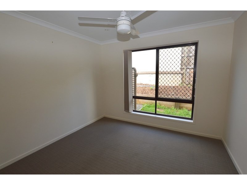 9 Lakeview Place, Springfield Lakes QLD 4300