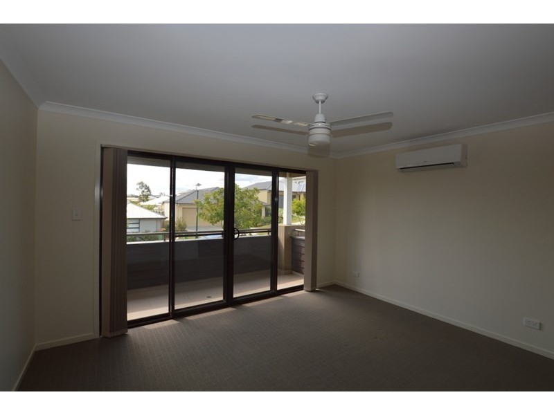 9 Lakeview Place, Springfield Lakes QLD 4300