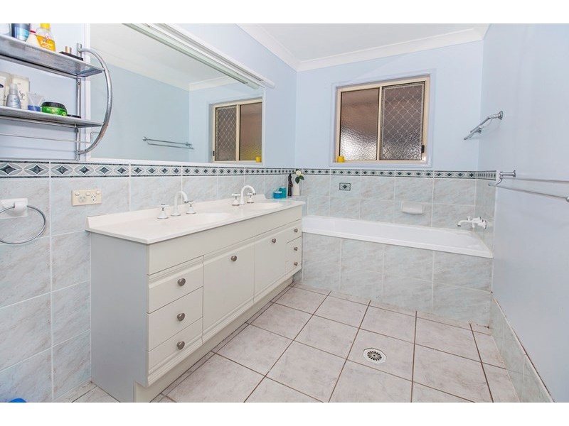 48 Ravenswood Lane, Springfield QLD 4300