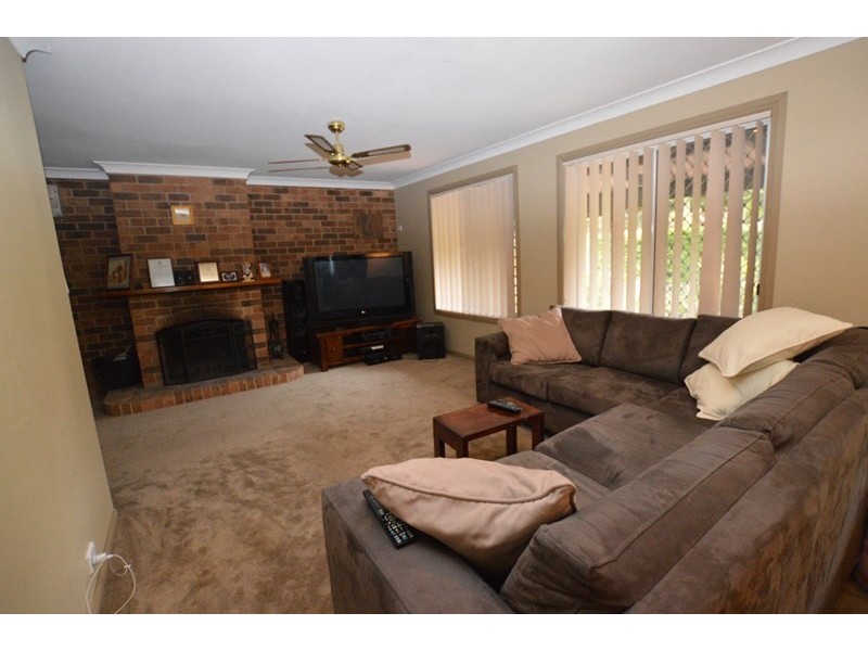 2 Barbara Street, Camira QLD 4300