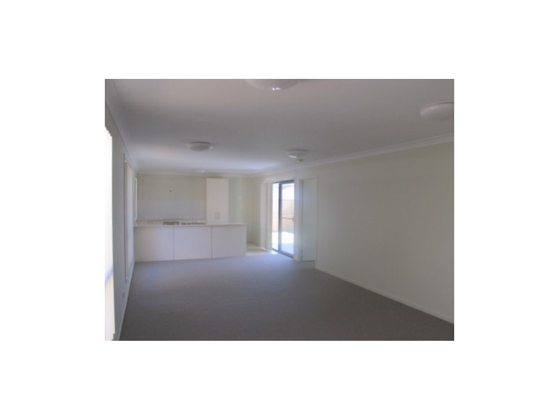 13 Hallvard Crescent, Augustine Heights QLD 4300