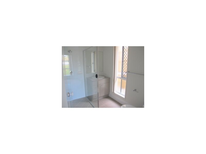 5 Atlantic Drive, Springfield Lakes QLD 4300