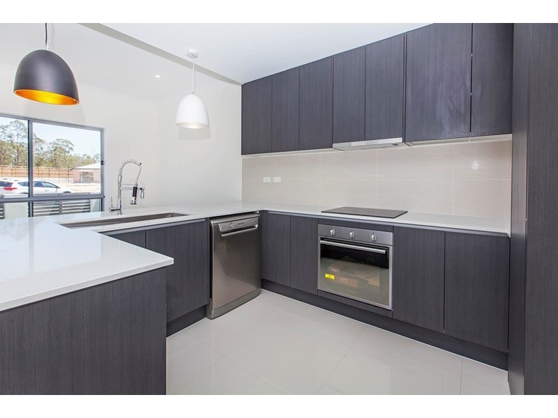 2/ 56 Serene Crescent, Springfield Lakes QLD 4300