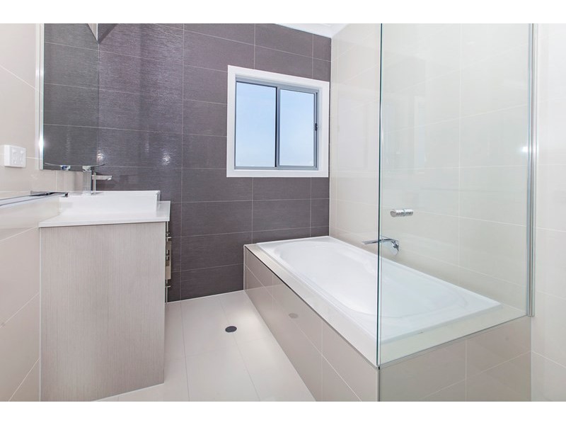 2/ 56 Serene Crescent, Springfield Lakes QLD 4300