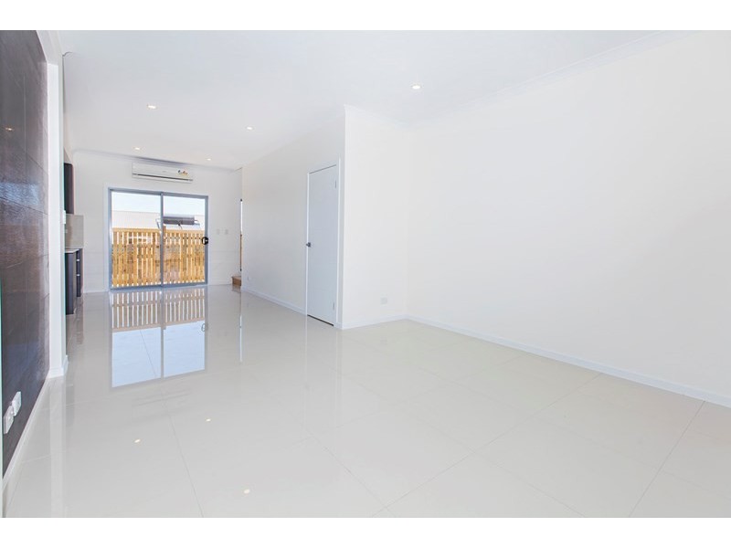 2/ 56 Serene Crescent, Springfield Lakes QLD 4300