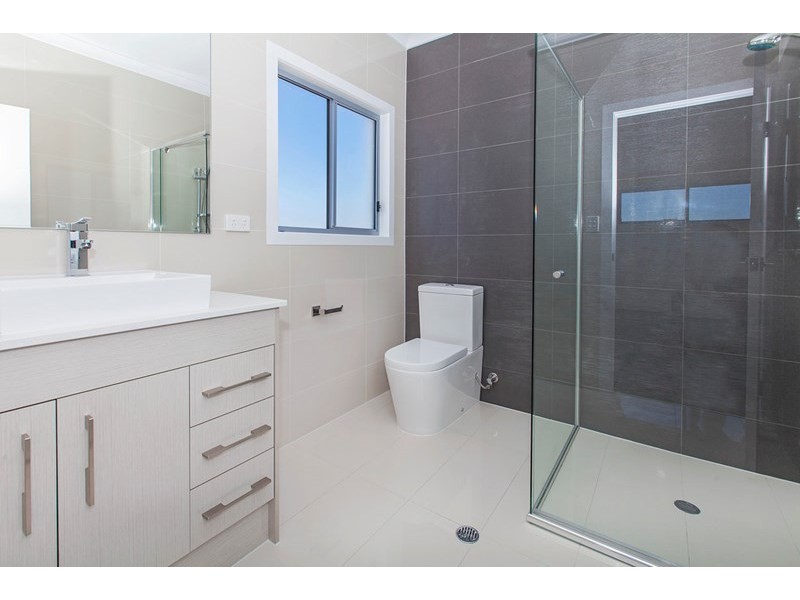 2/ 56 Serene Crescent, Springfield Lakes QLD 4300