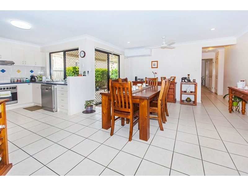 10 Berkshire Place, Springfield Lakes QLD 4300