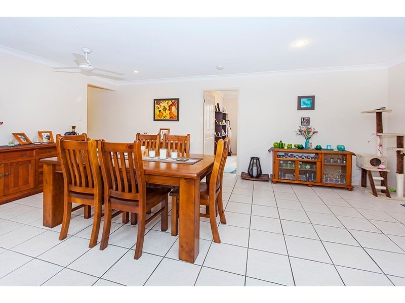 10 Berkshire Place, Springfield Lakes QLD 4300