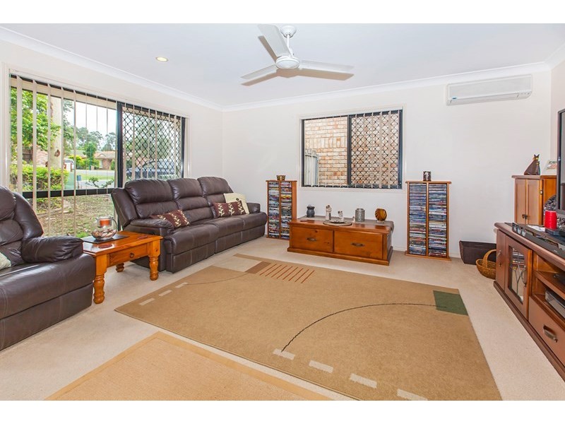 10 Berkshire Place, Springfield Lakes QLD 4300