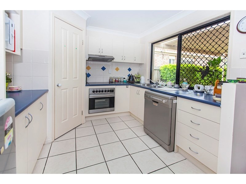 10 Berkshire Place, Springfield Lakes QLD 4300