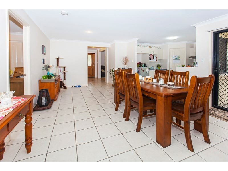 10 Berkshire Place, Springfield Lakes QLD 4300