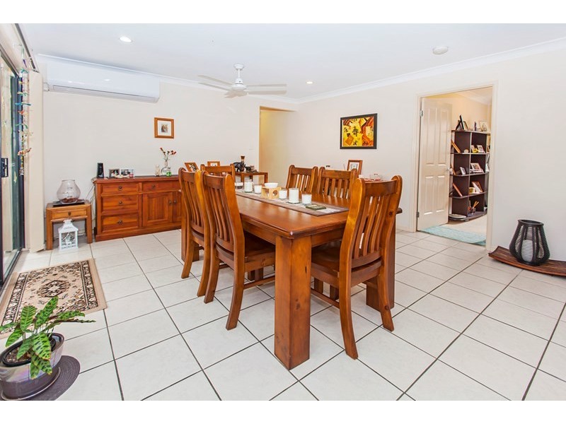 10 Berkshire Place, Springfield Lakes QLD 4300