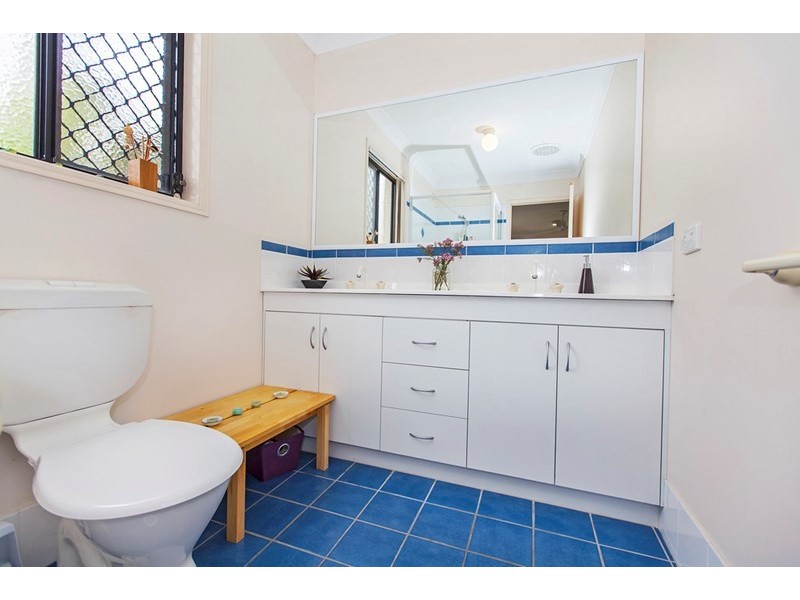 10 Berkshire Place, Springfield Lakes QLD 4300