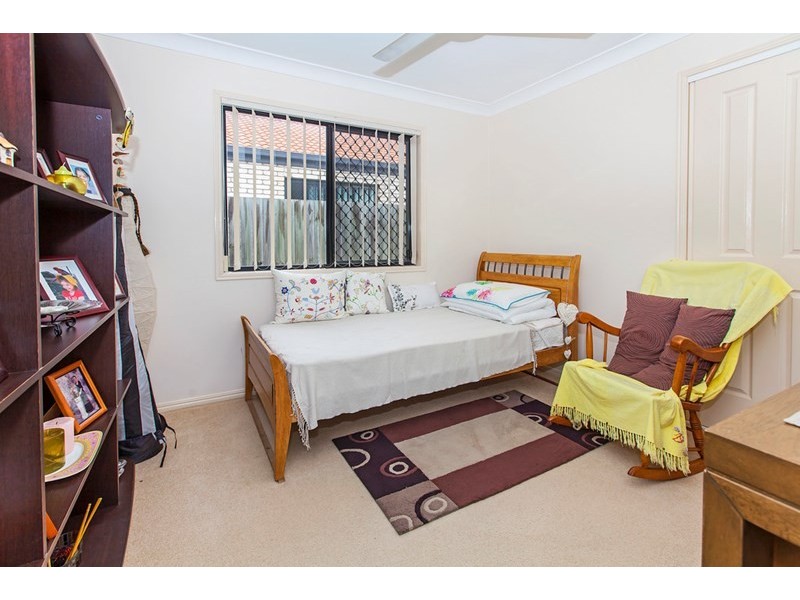 10 Berkshire Place, Springfield Lakes QLD 4300