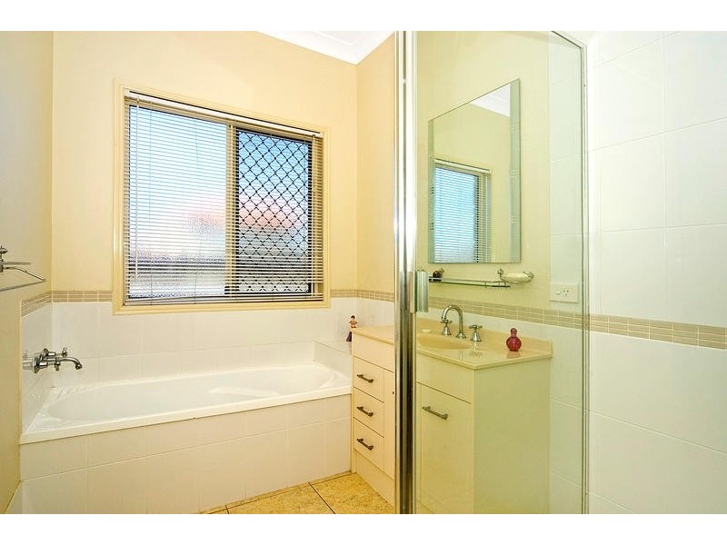 20 Eden Crescent, Springfield Lakes QLD 4300