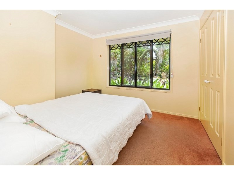 1 Meadowwood Court, Springfield QLD 4300