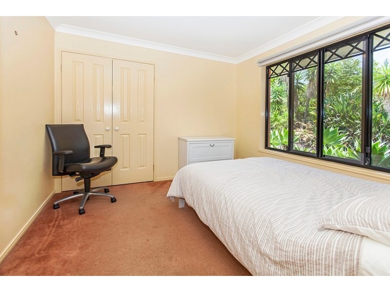 1 Meadowwood Court, Springfield QLD 4300