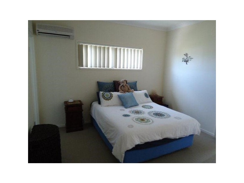 4 Cascades Street, Springfield Lakes QLD 4300