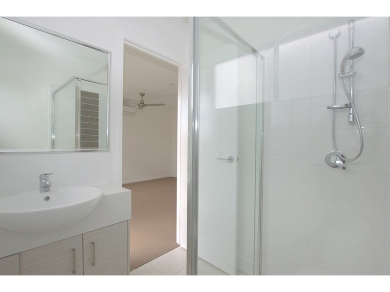 2 Gelu Court, Springfield Lakes QLD 4300