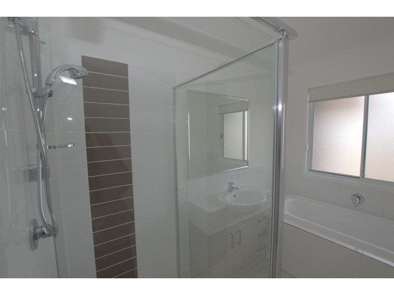 2 Gelu Court, Springfield Lakes QLD 4300