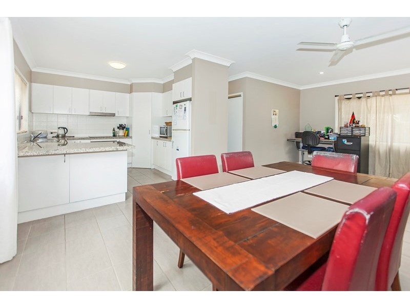 226 Lakeside Avenue, Springfield Lakes QLD 4300