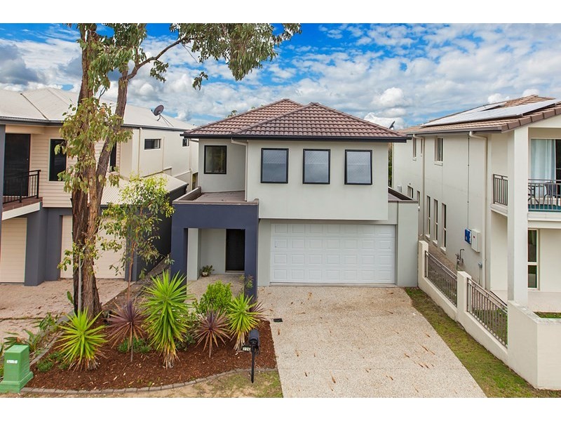 226 Lakeside Avenue, Springfield Lakes QLD 4300