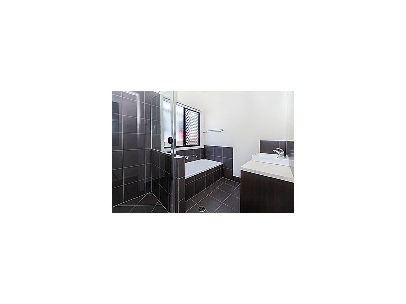 7 Park Edge Drive, Springfield Lakes QLD 4300
