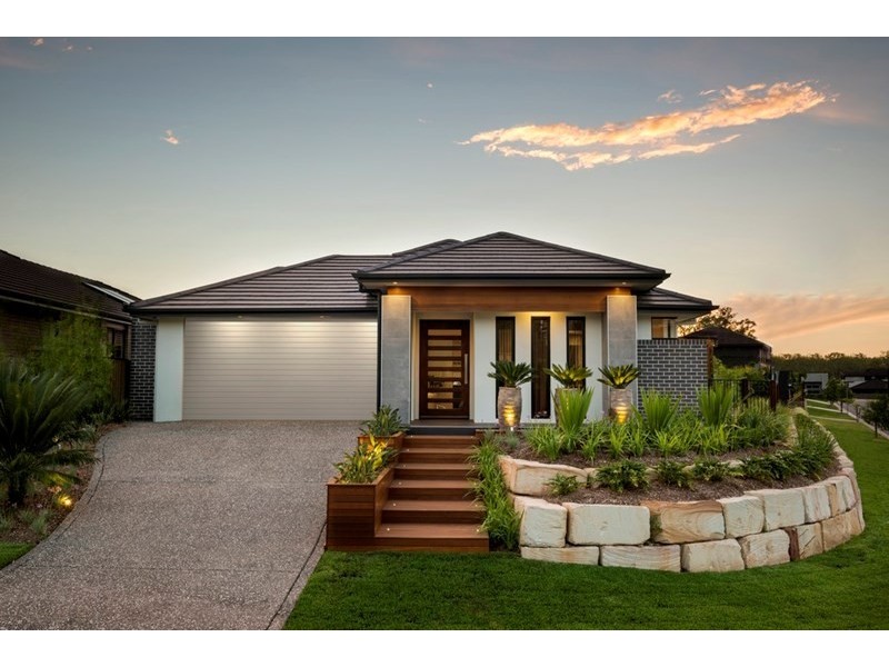 5 Valentine Circuit, Augustine Heights QLD 4300