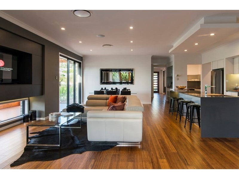 5 Valentine Circuit, Augustine Heights QLD 4300