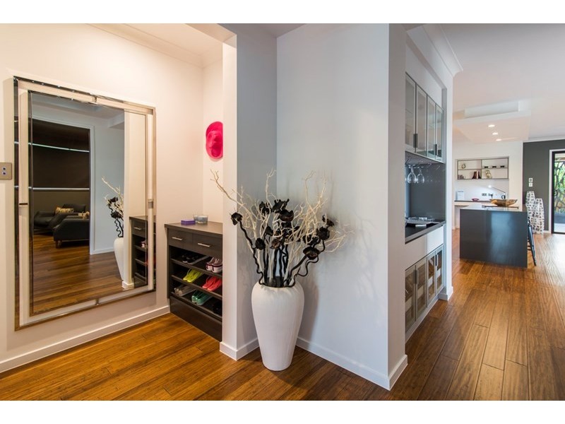5 Valentine Circuit, Augustine Heights QLD 4300