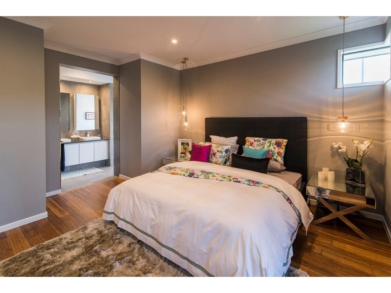 5 Valentine Circuit, Augustine Heights QLD 4300