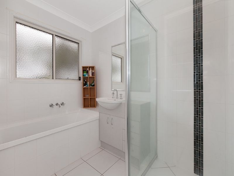 22 Oak Leaf Street, Springfield Lakes QLD 4300