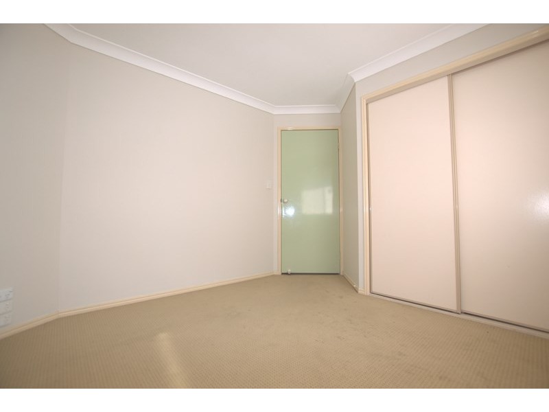 8 Lyrebird Lane, Bellbird Park QLD 4300