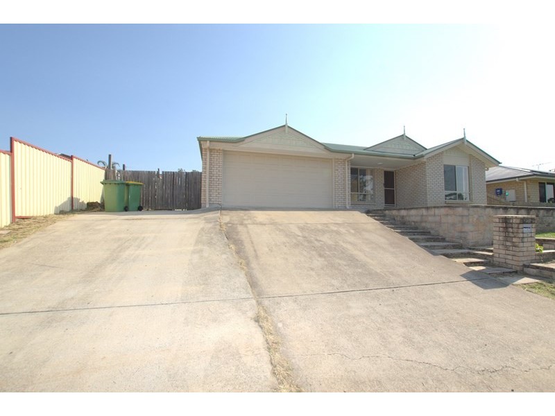 8 Lyrebird Lane, Bellbird Park QLD 4300