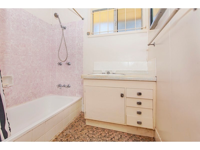 19 Hallett Avenue, Camira QLD 4300