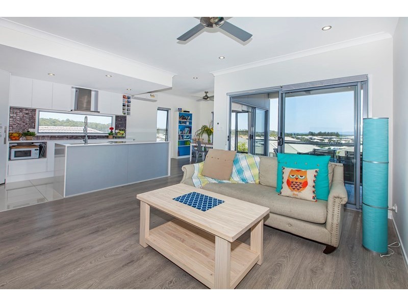 2/2 Neroli Drive, Springfield Lakes QLD 4300