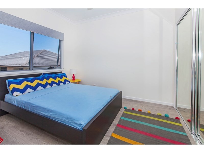 2/2 Neroli Drive, Springfield Lakes QLD 4300