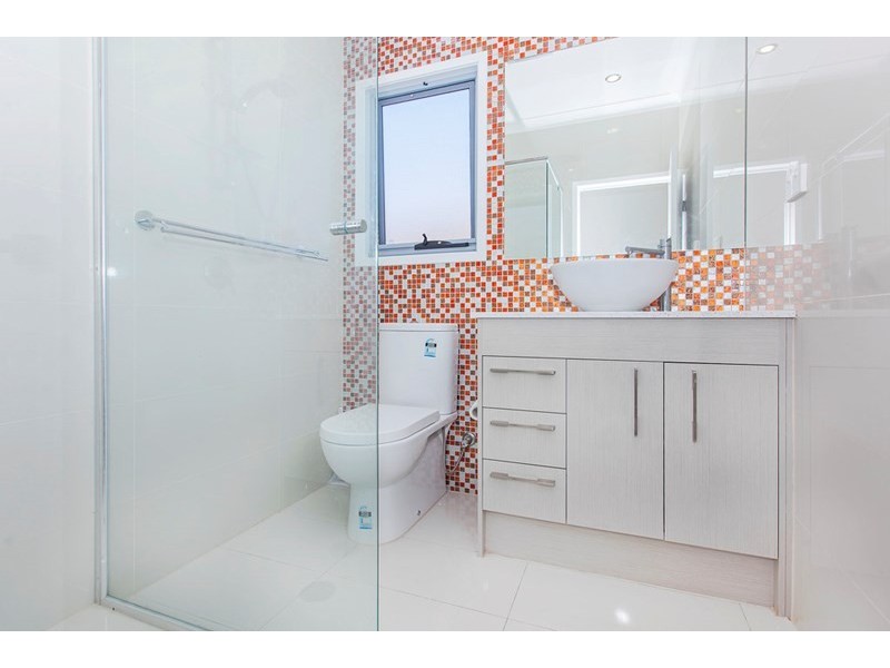 2/2 Neroli Drive, Springfield Lakes QLD 4300