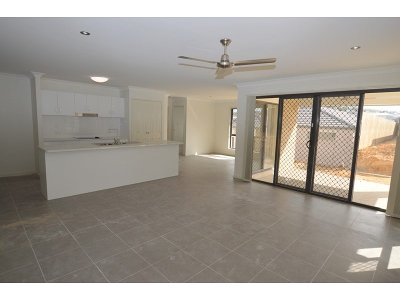 1 Zen Court, Springfield Lakes QLD 4300