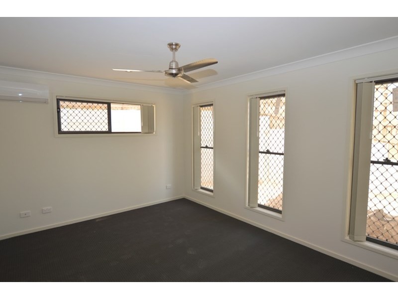 1 Zen Court, Springfield Lakes QLD 4300