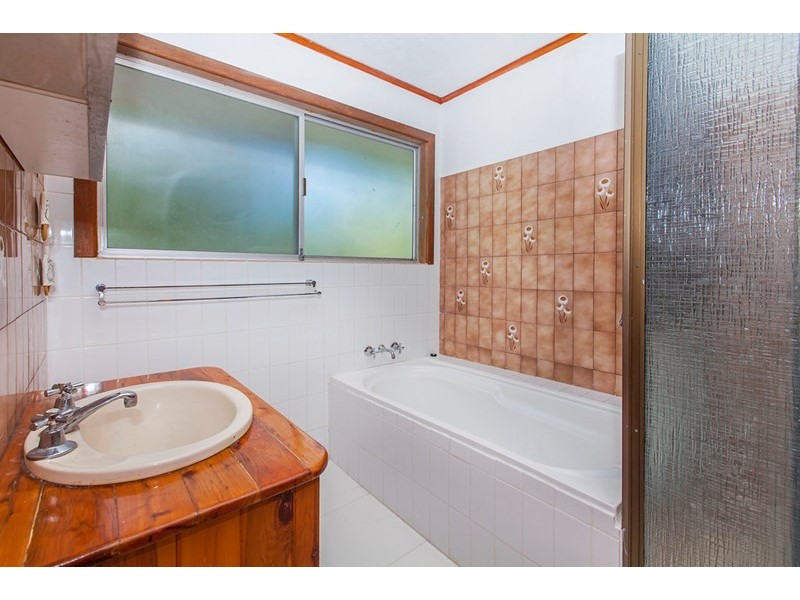 84-86 Hayes Avenue, Camira QLD 4300